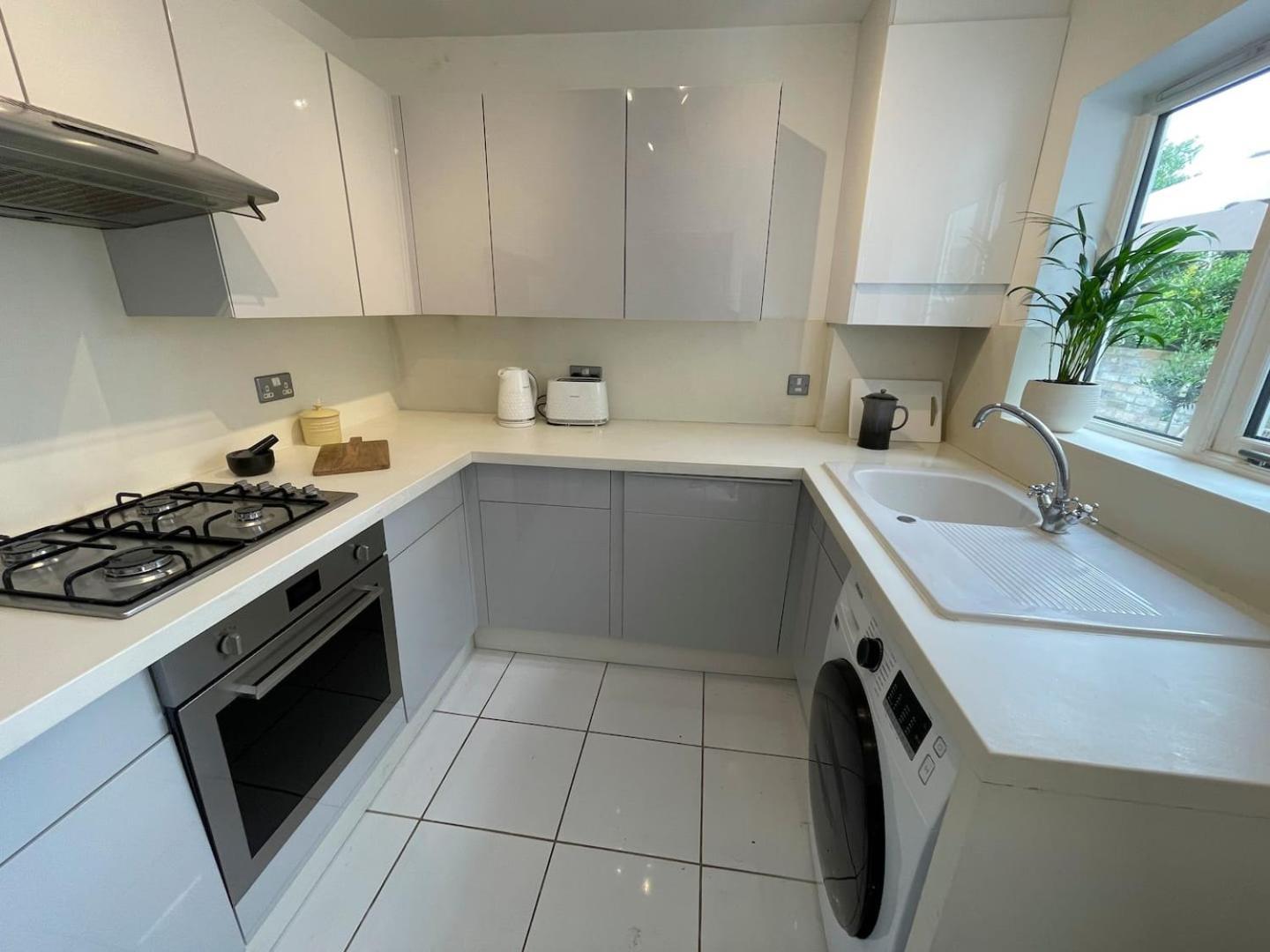 Fantastic Victorian House, Excellent City Location - Cambridge Homehost المظهر الخارجي الصورة