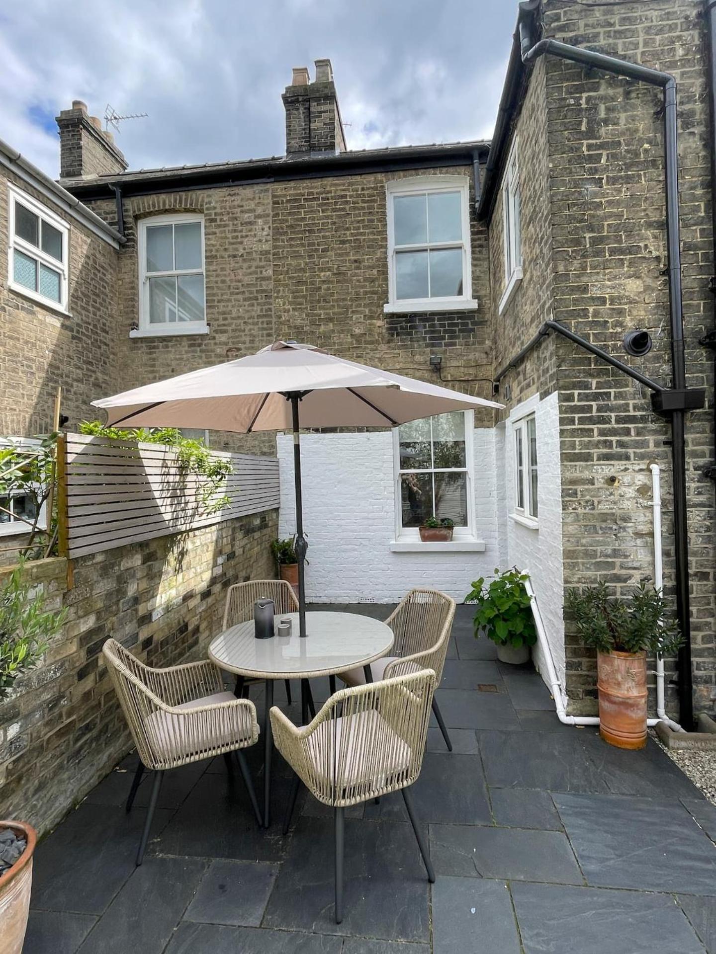 Fantastic Victorian House, Excellent City Location - Cambridge Homehost المظهر الخارجي الصورة